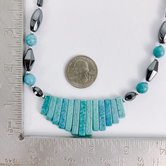 VTG Turquoise-Hued Howlite Gemstone Hematite Necklace 18" Barrel Clasp Jewelry - Picture 8 of 8